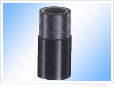 一截露着一半钢丝编织层的高耐磨喷砂胶管